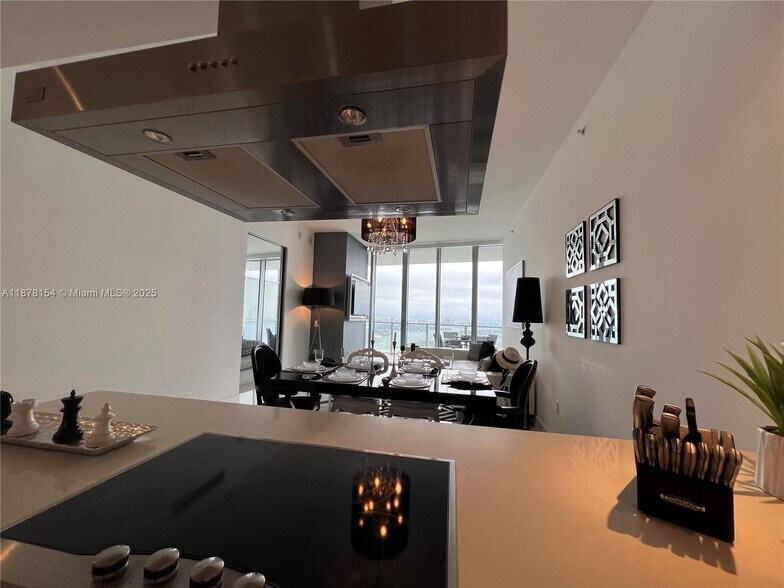 Building Photo - 1100 Biscayne Blvd