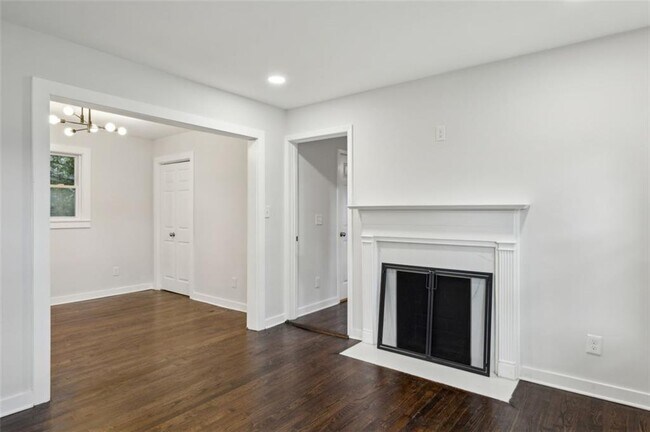 Building Photo - 1635 Pontiac Pl SE