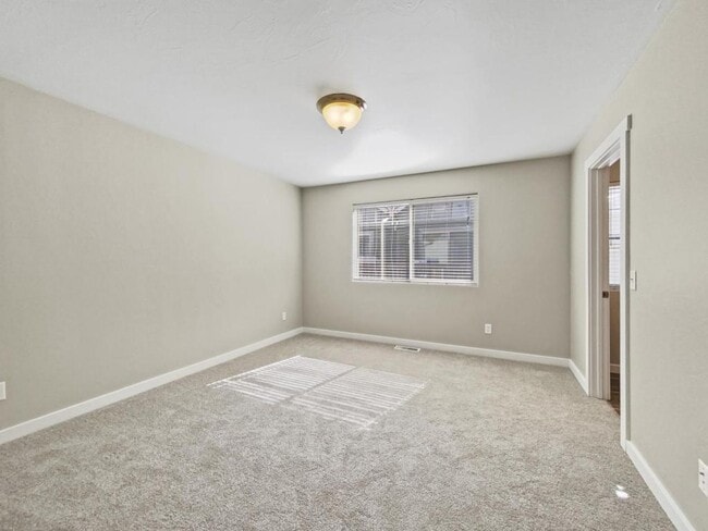 Building Photo - 4535 Glenwood Dr