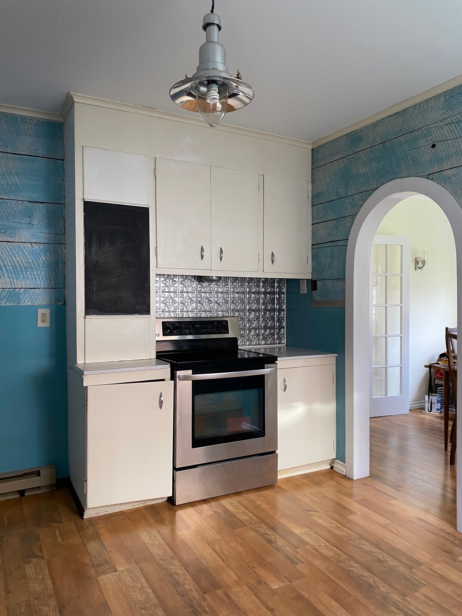 Kitchen - 509 Spruce St E