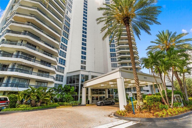 Building Photo - 19101 NE 36th Pl