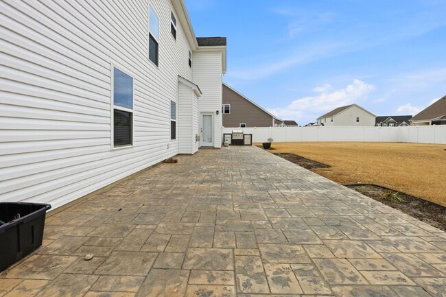 Building Photo - 107 Salmon Ln