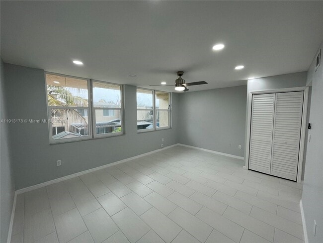 Building Photo - 3865 W 9th Ave