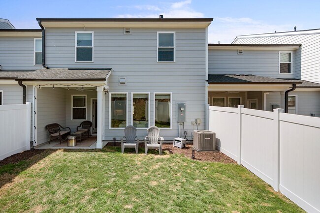 Building Photo - PARK FLEX STAYS - FULLY FURNISHED! Sunlit, Briar Chapel Retreat with Designer Finishes & Resort-S...