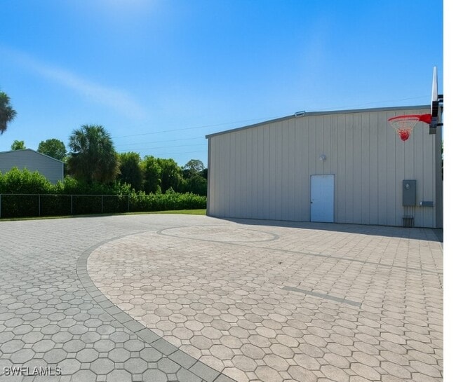Building Photo - 6070 Lancewood Way