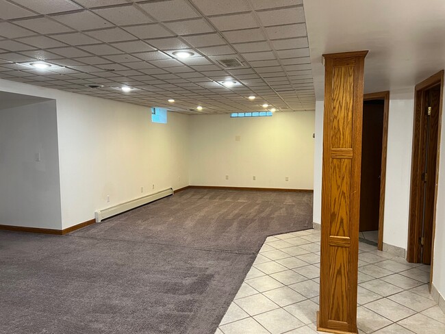 Large basement - 1120 Lealand Rd E