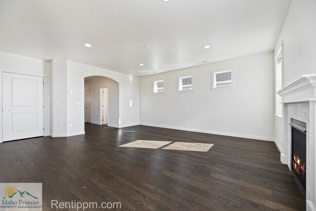 Building Photo - 10469 W Royal Fern Ct