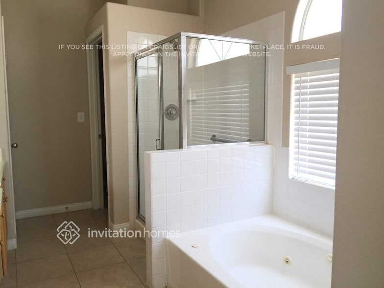 Building Photo - 7308 N Mountain Thicket St