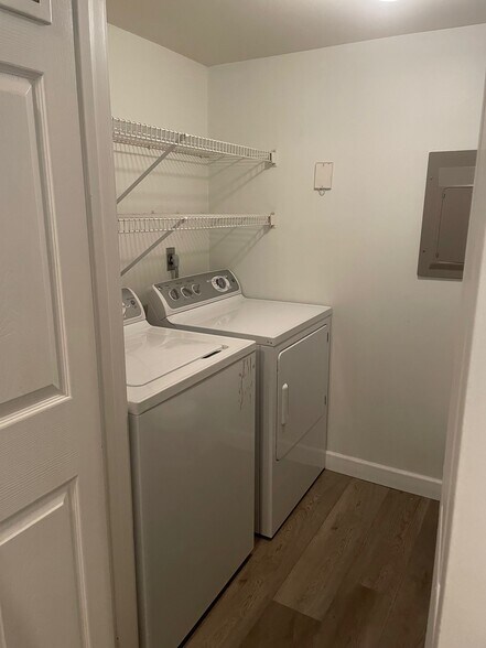 Building Photo - 935 Washington St