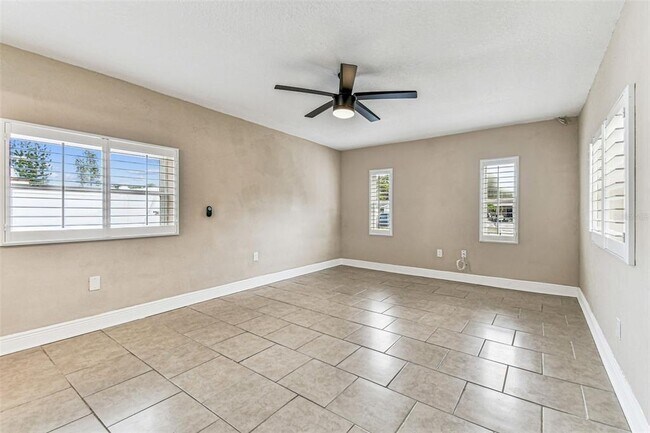 Building Photo - 2580 Granada Cir W