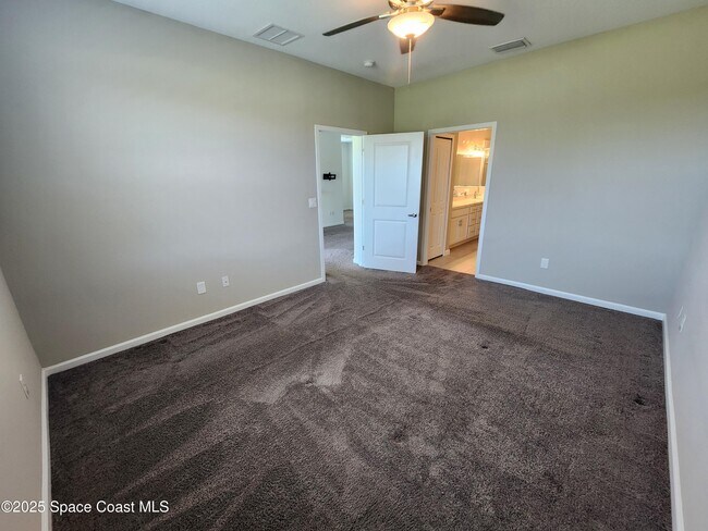 Building Photo - 3951 Playa Del Sol Dr