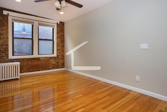 Building Photo - 202-1028 Commonwealth Ave, #208