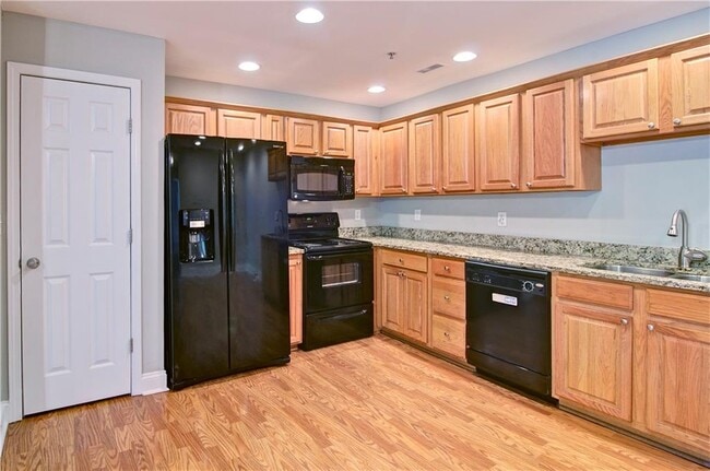 Building Photo - 504 Madison Ct