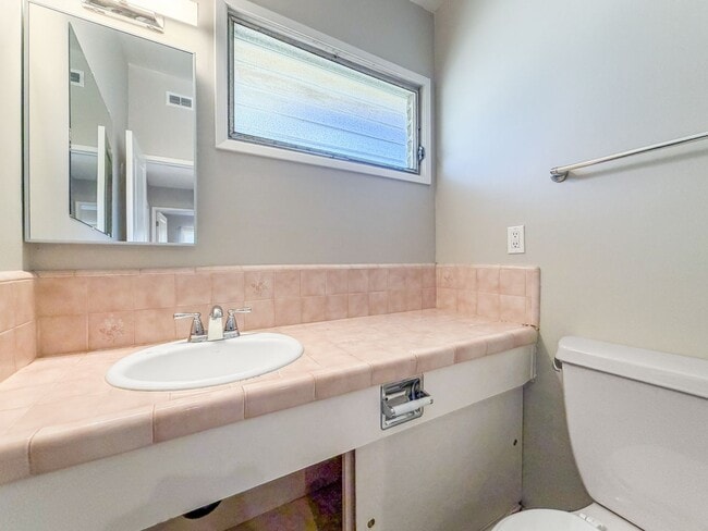 Building Photo - Stunning 3B/2BA Spacious House with Attached Garage and Large Yard in Clairemont!