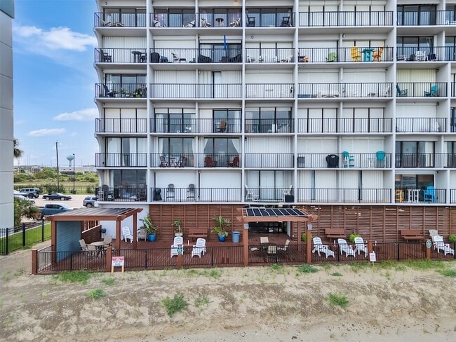 Building Photo - 11945 Termini-San Luis Pass Rd