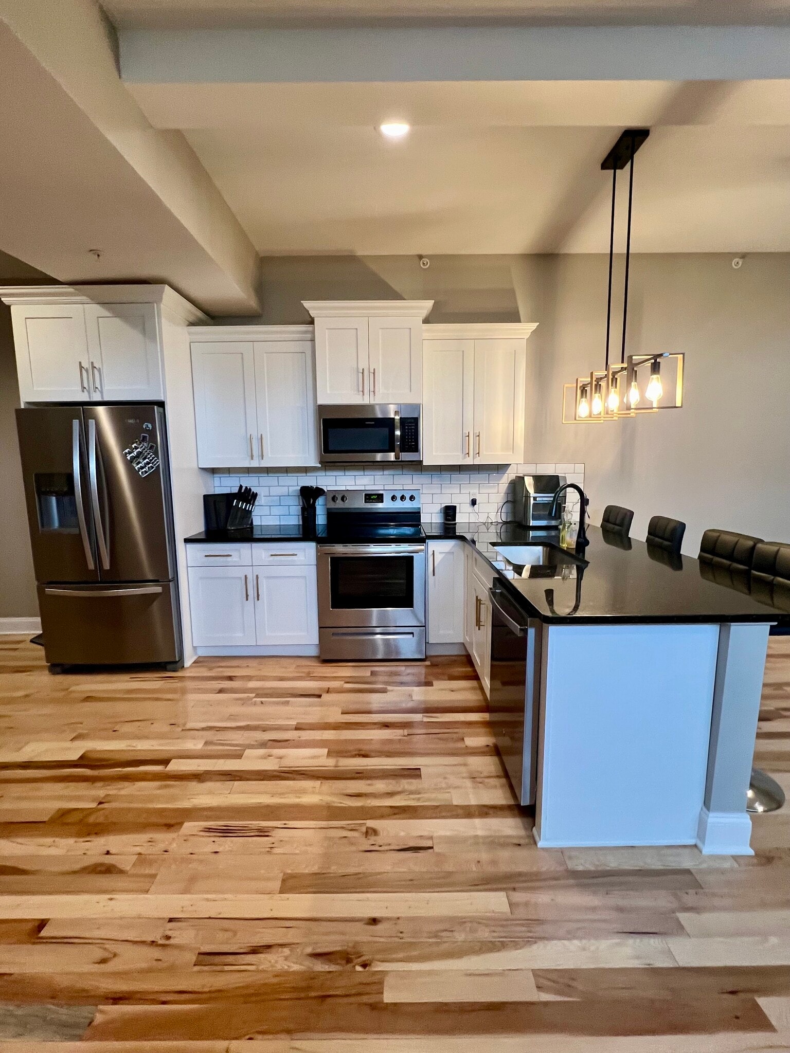 Building Photo - 116 S Main St