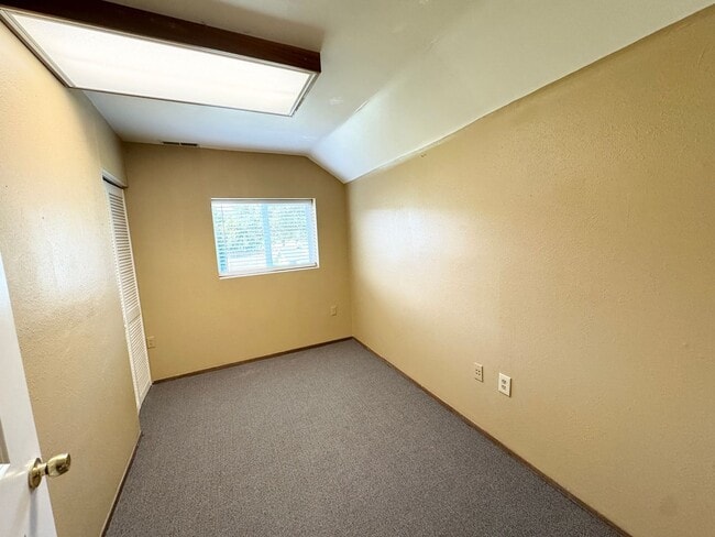 Building Photo - Country living Condo in Downtown Sunol with gated entrance