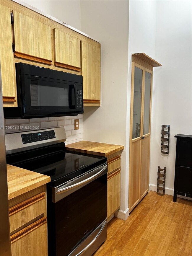 Building Photo - 18246 Mediterranean Blvd