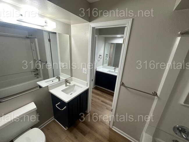 Building Photo - $925- 2 bedroom 1 bath - Apartment located in Riverside