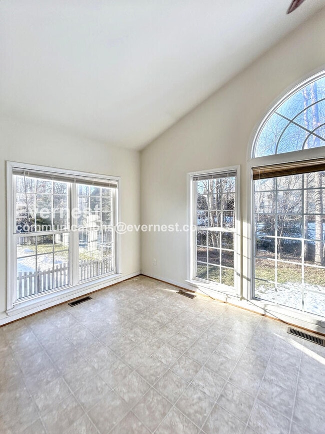 Building Photo - 1542 Jeffries Way