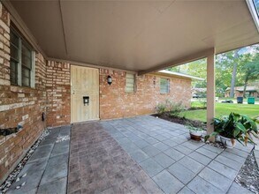 Building Photo - 10034 Westview Dr