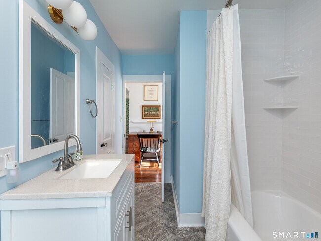 Building Photo - 103 Litchfield Rd