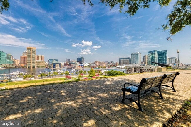 Building Photo - 1218 Riverside Ave