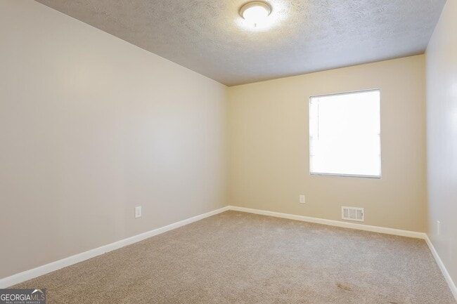 Building Photo - 8030 Kendrick Rd