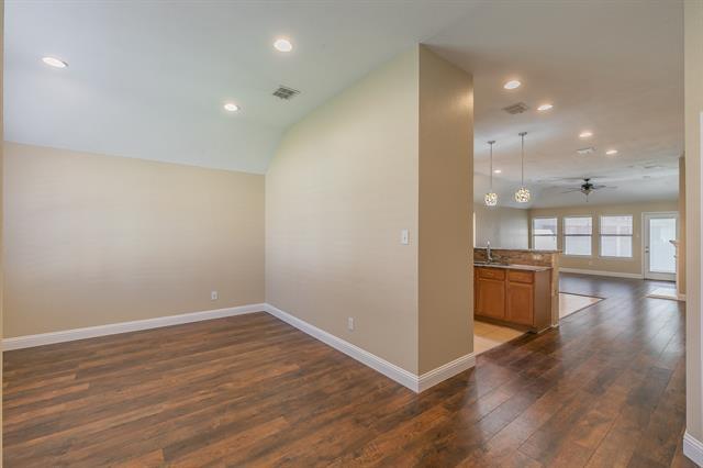 Building Photo - 734 Parkford Ln