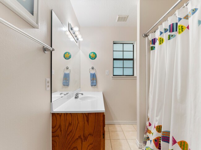 Building Photo - 779 Cr 257