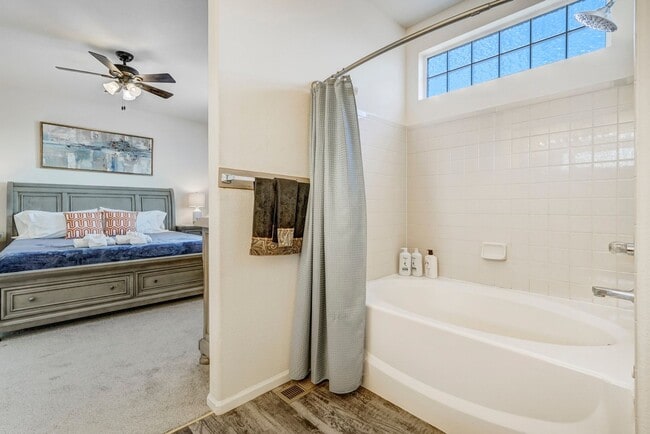 Building Photo - Charming 3BR Condo in Fountain