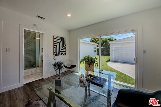 Building Photo - 3914 Somerset Dr