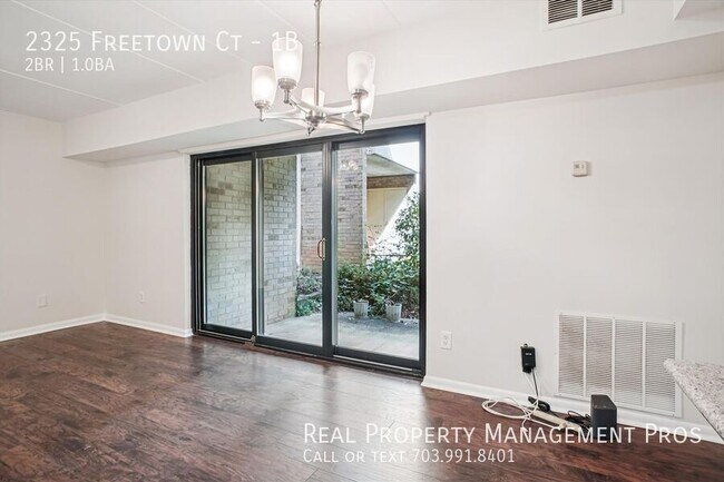 Building Photo - 2325 Freetown Ct
