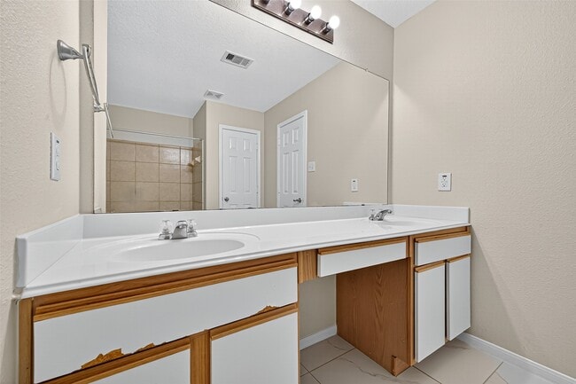 Building Photo - 3343 Apple Dale Dr