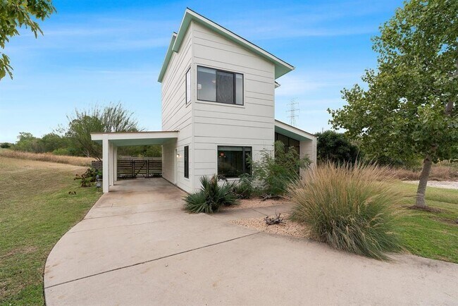 Building Photo - 5725 Toscana Ave