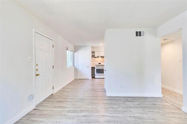 Building Photo - 3462 Willowrun Dr