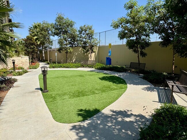 Building Photo - 1632 Doheny Way