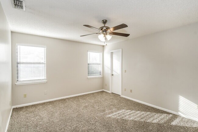 Building Photo - 1664 Tall Timber Dr