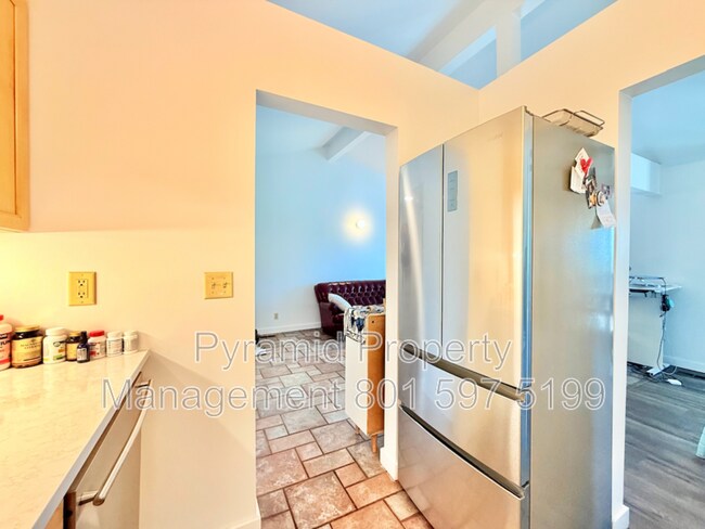 Building Photo - 251 S 700 E