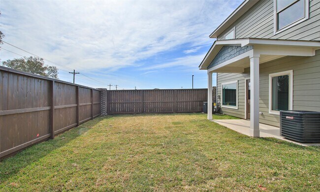 Building Photo - 14010 Longstreet Rd