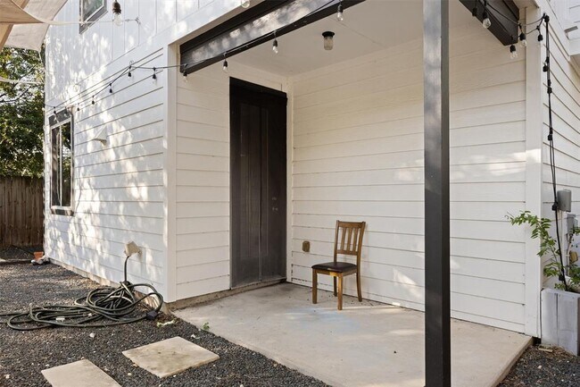 Building Photo - 5007 Delores Ave