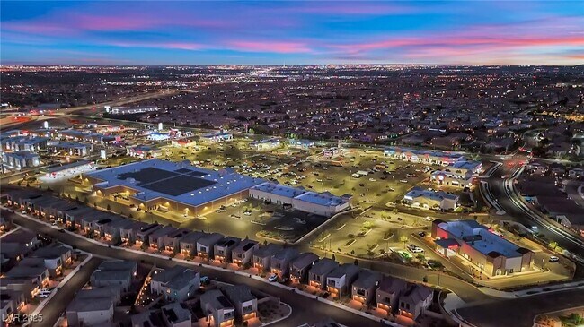 Building Photo - 8907 Roadrunner Ravine St