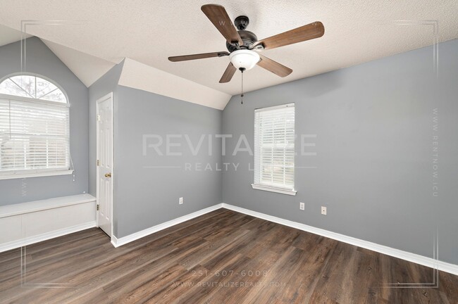 Building Photo - Creole Style 3 Bed 2.5 Bath Home on Oversized Lot