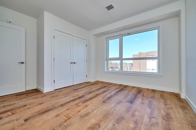 Building Photo - 510 Willard St