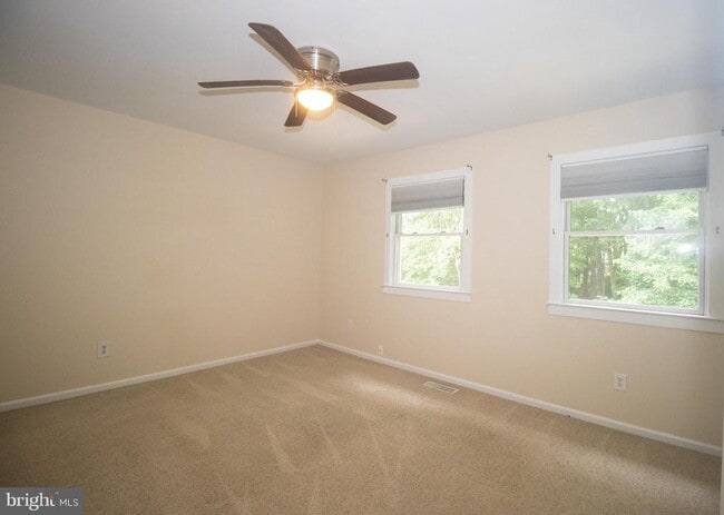 Building Photo - 214 Sulky Way