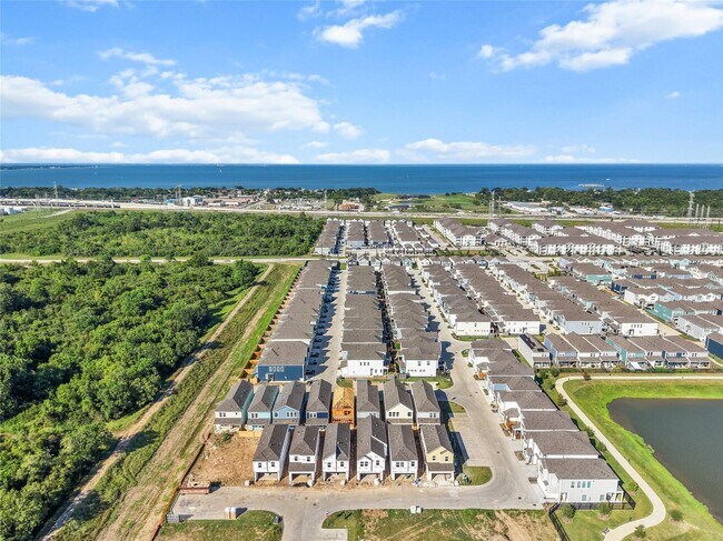 Building Photo - 702 Sand Dollar Dr