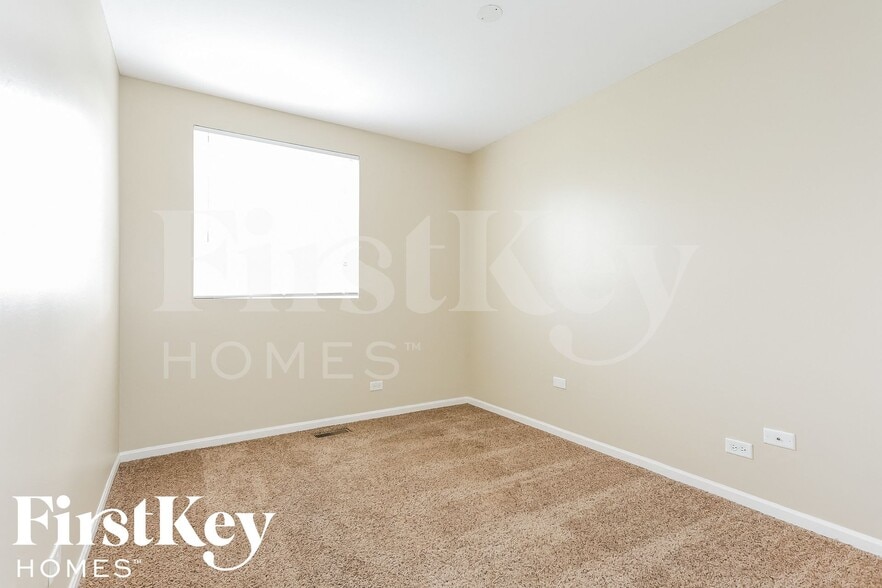 Building Photo - 1657 Park Vista Ln