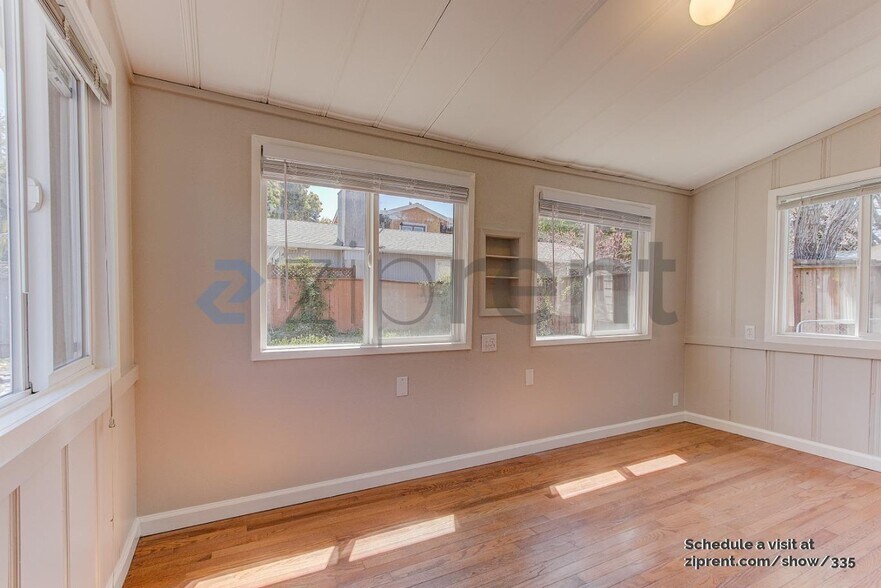 Building Photo - 4020 Edwards Ave