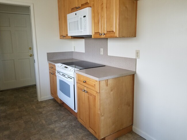 Kitchen - 3798 Flora Vista Ave