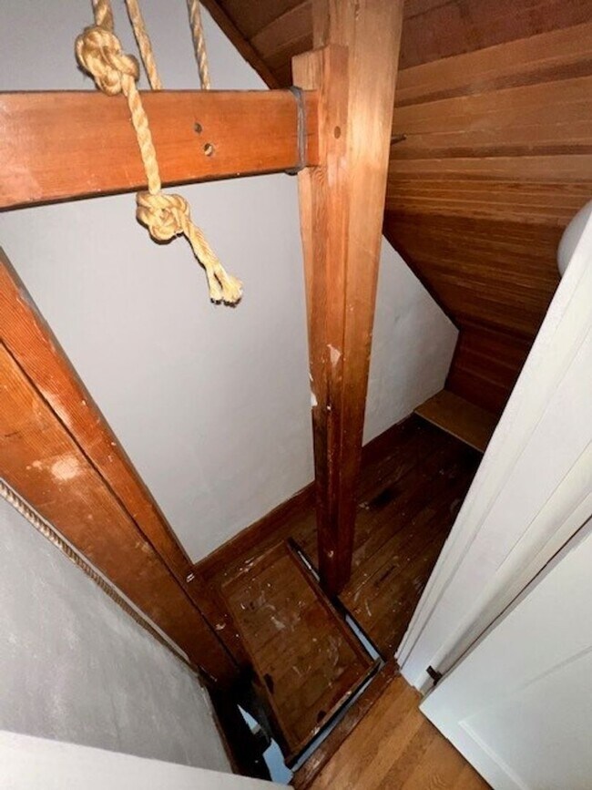 Building Photo - 1416